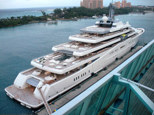Die Hohenburg im Hafen von Port Royal